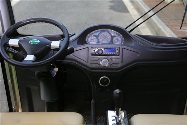 17座電動(dòng)觀光車(chē)-駕駛室
